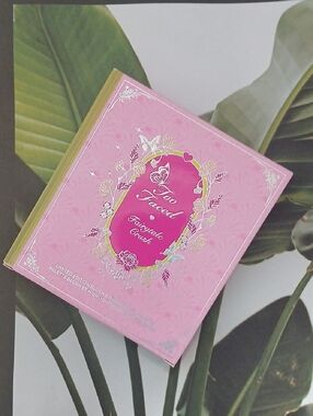 Too Faced Limited Edition Blush & Highlighter Palette Fairytale Crush